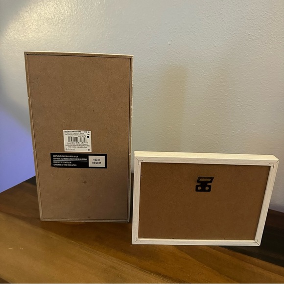 LIMITED TIME $5 ITEM!! Ashland White Shadow Box Set with Gold and Black - Picture 2 of 3